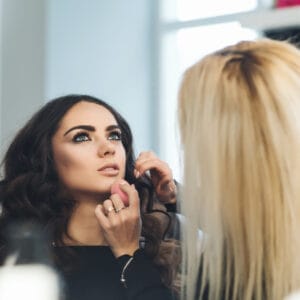 Curso de Técnicas de Maquillaje y Peinado para Eventos